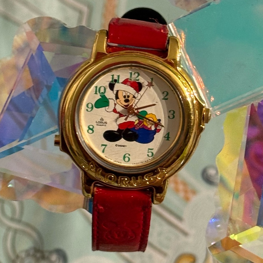 ⭐️VINTAGE MICKEY MOUSE HOLIDAY WATCH⭐️